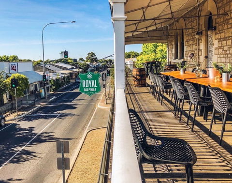 Royal Oak Hotel Penola - Accommodation Port Hedland 1