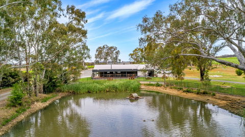 Jaeschkes Hill River Clare Estate - Accommodation Port Hedland 0