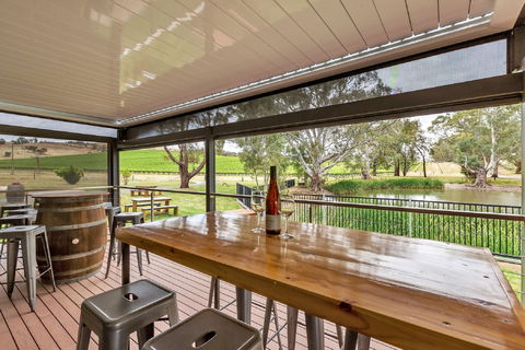Jaeschkes Hill River Clare Estate - Accommodation Port Hedland 2
