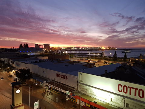 HarbourView Restaurant And Bar - Accommodation Port Hedland 1