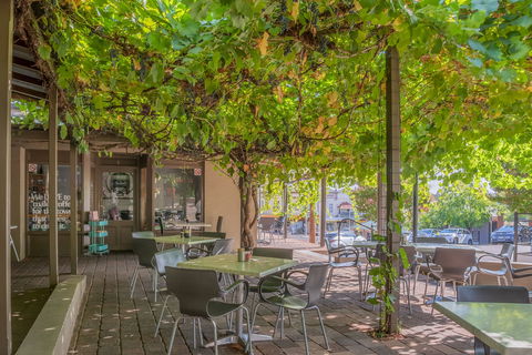 Breakout Brasserie Cafe - Accommodation Port Hedland 0