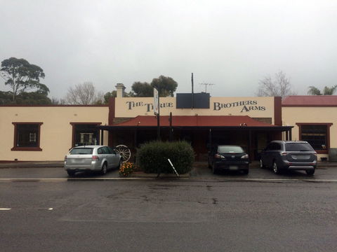 Three Brothers Arms - Accommodation Port Hedland 0