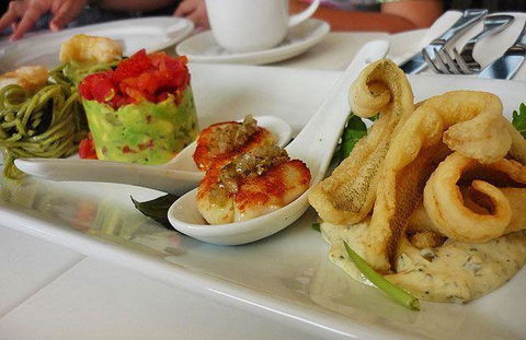 Flutes Restaurant - Accommodation Port Hedland 7