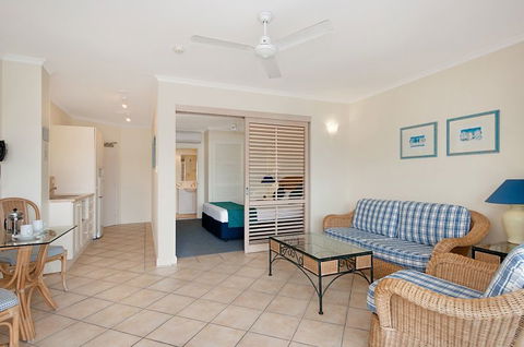 Macrossan House Boutique Holidays Apts - Accommodation Port Hedland 2