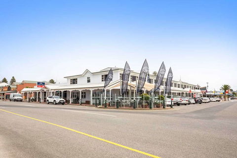 Hotel Victor - Accommodation Port Hedland 0