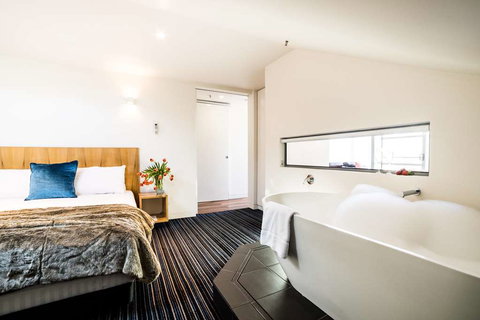 Salamanca Wharf Hotel - Accommodation Port Hedland 2
