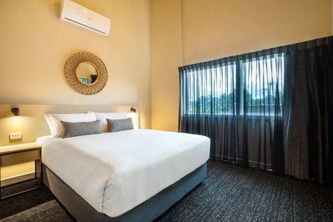 Nightcap at Manhattan Hotel - Accommodation Port Hedland 6