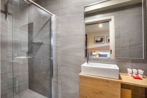 Nightcap at Manhattan Hotel - Accommodation Port Hedland 13