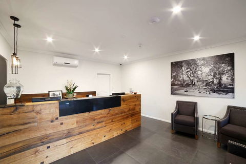 Best Western Plus Bolton On The Park - Accommodation Port Hedland 1