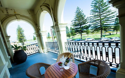 Largs Pier Hotel - Accommodation Port Hedland 2