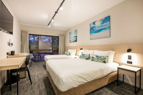 Kawana Waters Hotel by NightCap - Accommodation Port Hedland 2