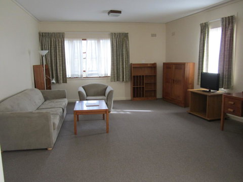 University House - ANU - Accommodation Port Hedland 39