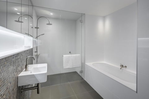 Vibe Hotel Canberra - Accommodation Port Hedland 32
