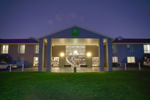 Ibis Styles Canberra - Accommodation Port Hedland 5