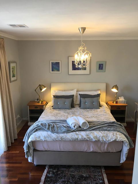 Finches Canberra - Accommodation Port Hedland 0