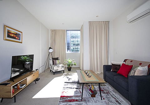 Spacious 1BR Stylish New Acton Apartment +Parking - Accommodation Port Hedland 2