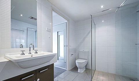 Spacious 1BR Stylish New Acton Apartment +Parking - Accommodation Port Hedland 3