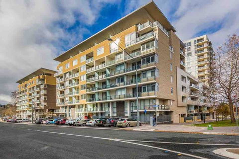 Spacious 1BR Stylish New Acton Apartment +Parking - Accommodation Port Hedland 13