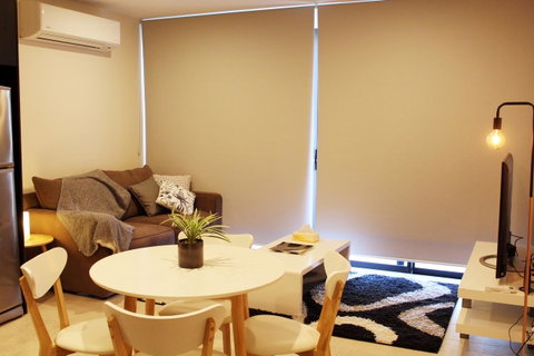 Stylish, Modern, Cute As A Button - Braddon CBD - Accommodation Port Hedland 10