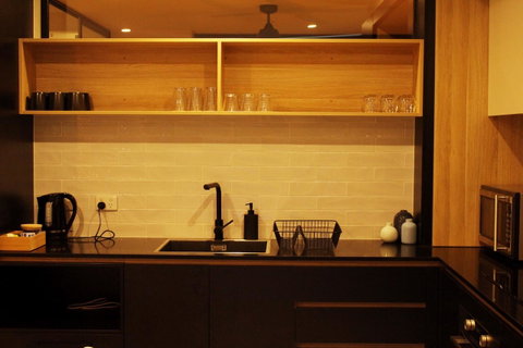Stylish, Modern, Cute As A Button - Braddon CBD - Accommodation Port Hedland 9