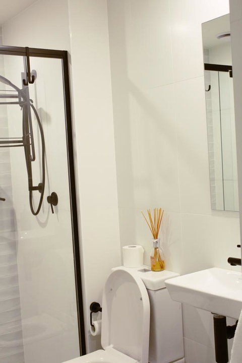 Stylish, Modern, Cute As A Button - Braddon CBD - Accommodation Port Hedland 6