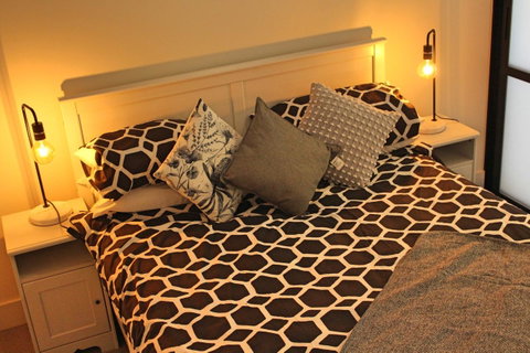 Stylish, Modern, Cute As A Button - Braddon CBD - Accommodation Port Hedland 12