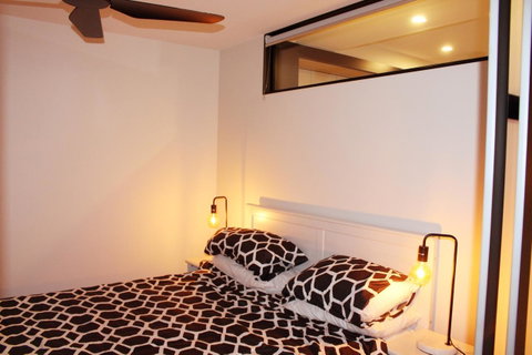 Stylish, Modern, Cute As A Button - Braddon CBD - Accommodation Port Hedland 11