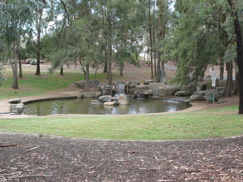 3BR Executive Apartment With Lake And Mountain Views - Accommodation Port Hedland 10