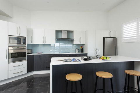 Mollymook Beachfront Penthouse 9 - Accommodation Port Hedland 4