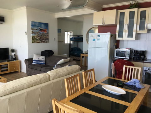 Crystal Blue Apartment - Accommodation Port Hedland 23
