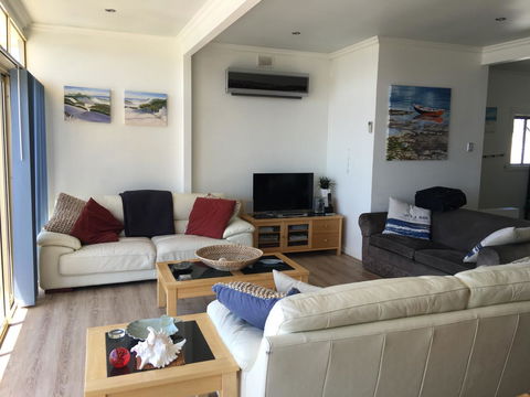 Crystal Blue Apartment - Accommodation Port Hedland 3