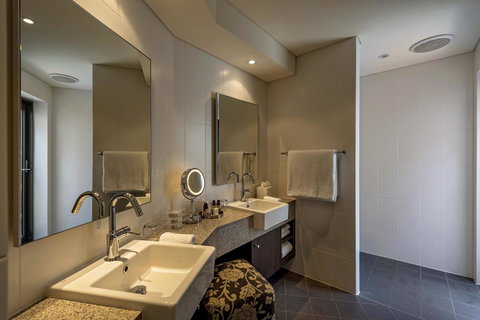 The Louise - Accommodation Port Hedland 13