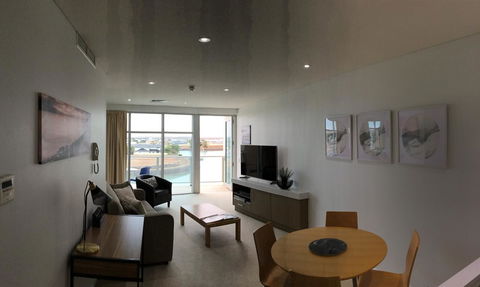 Wallaroo Marina Waterfront Luxe Apartment - Accommodation Port Hedland 1