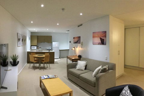 Wallaroo Marina Waterfront Luxe Apartment - Accommodation Port Hedland 2