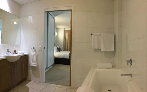 Wallaroo Marina Waterfront Luxe Apartment - Accommodation Port Hedland 16