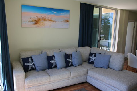 Beachside Luxury Apartments One & Two Bedroom In Beachfront Oaks Pier Building - Accommodation Port Hedland 14