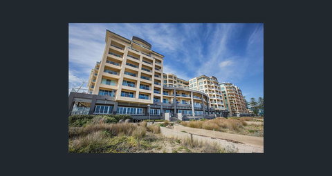Beachside Luxury Apartments One & Two Bedroom In Beachfront Oaks Pier Building - Accommodation Port Hedland 2