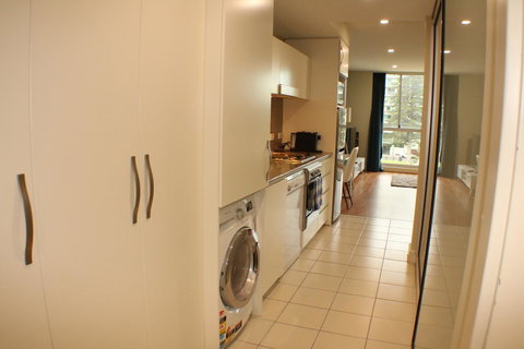 Beachside Luxury Apartments One & Two Bedroom In Beachfront Oaks Pier Building - Accommodation Port Hedland 7