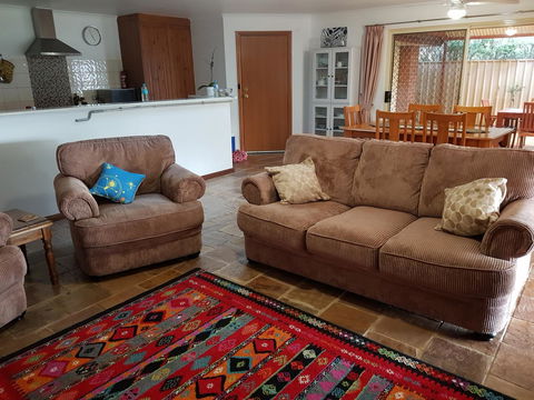 Frog Song At Willunga - Accommodation Port Hedland 10