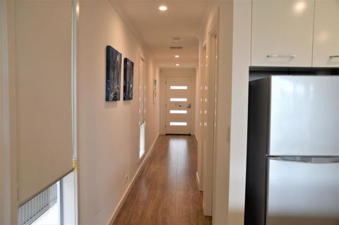 Eastern Breeze - Accommodation Port Hedland 6