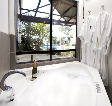 Majestic Oasis Apartments - Accommodation Port Hedland 9