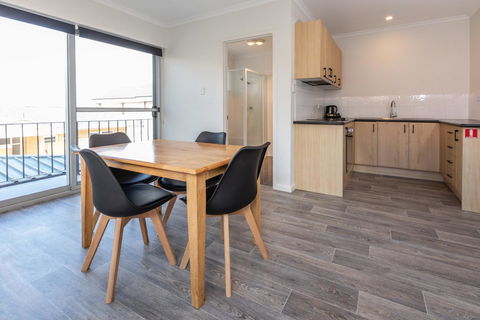 Bay 10 - Suites And Apartments - Accommodation Port Hedland 10
