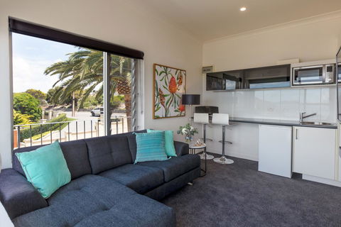 Bay 10 - Suites And Apartments - Accommodation Port Hedland 6