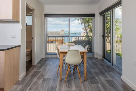 Bay 10 - Suites And Apartments - Accommodation Port Hedland 12