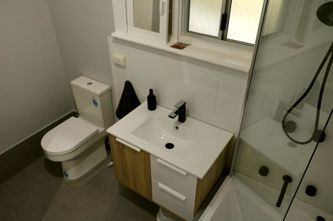 The Purple Door On Seaview - Accommodation Port Hedland 15