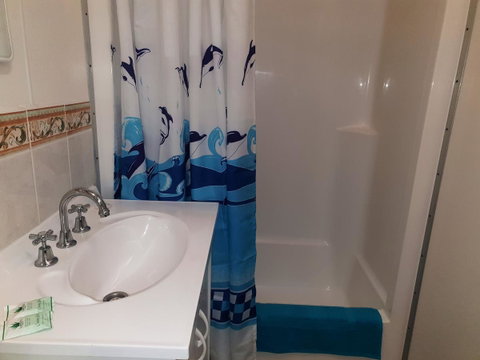 Rocks Retreat Cabin - Dolphin - Accommodation Port Hedland 9