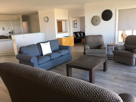 Emu Bay Holiday Homes - Accommodation Port Hedland 30