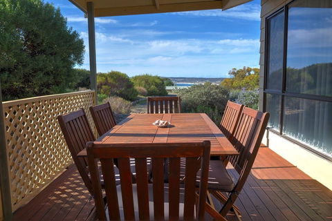 Emu Bay Holiday Homes - Accommodation Port Hedland 6