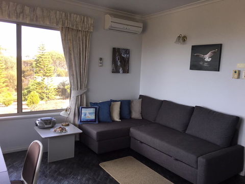 Emu Bay Holiday Homes - Accommodation Port Hedland 37