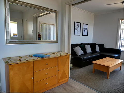Emu Bay Holiday Homes - Accommodation Port Hedland 24